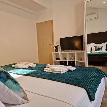 Holiday Home Near Trogir Kastel Stafilic Exterior photo