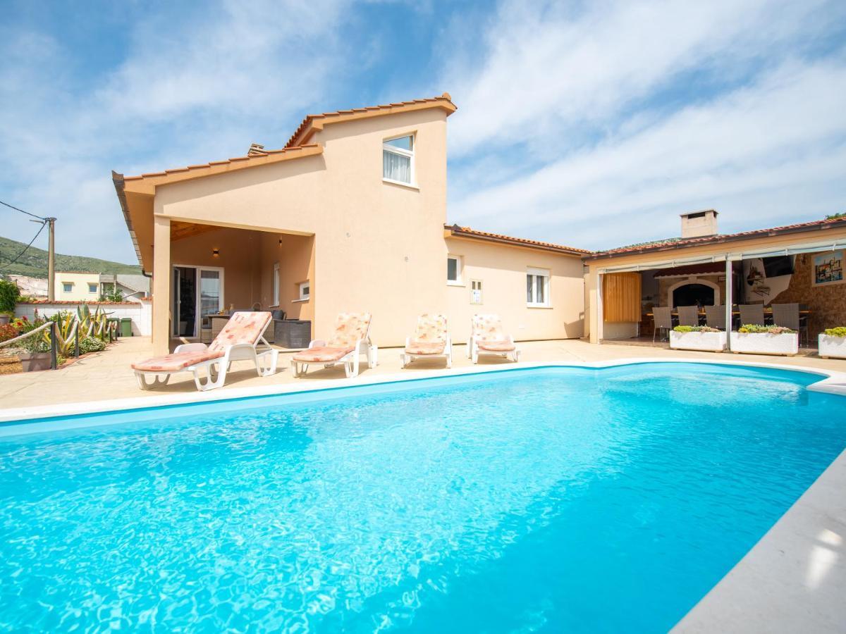 Holiday Home Near Trogir Kastel Stafilic Exterior photo