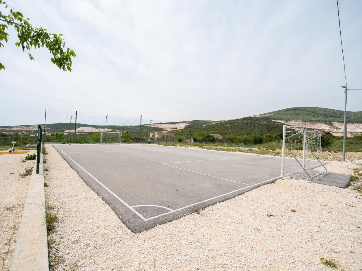 Holiday Home Near Trogir Kastel Stafilic Exterior photo