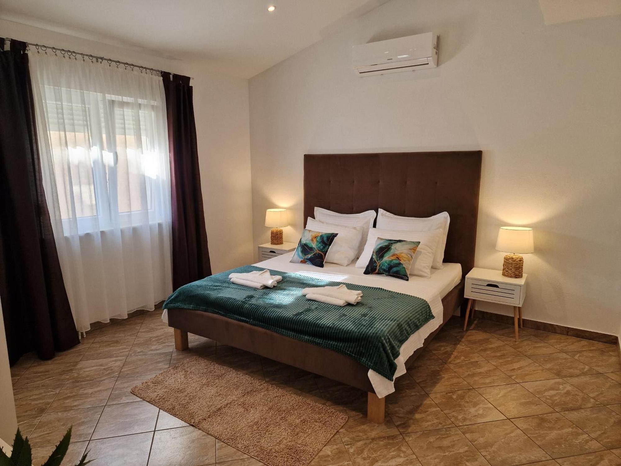 Holiday Home Near Trogir Kastel Stafilic Exterior photo
