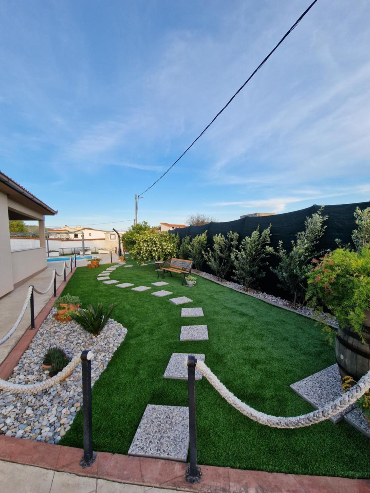 Holiday Home Near Trogir Kastel Stafilic Exterior photo